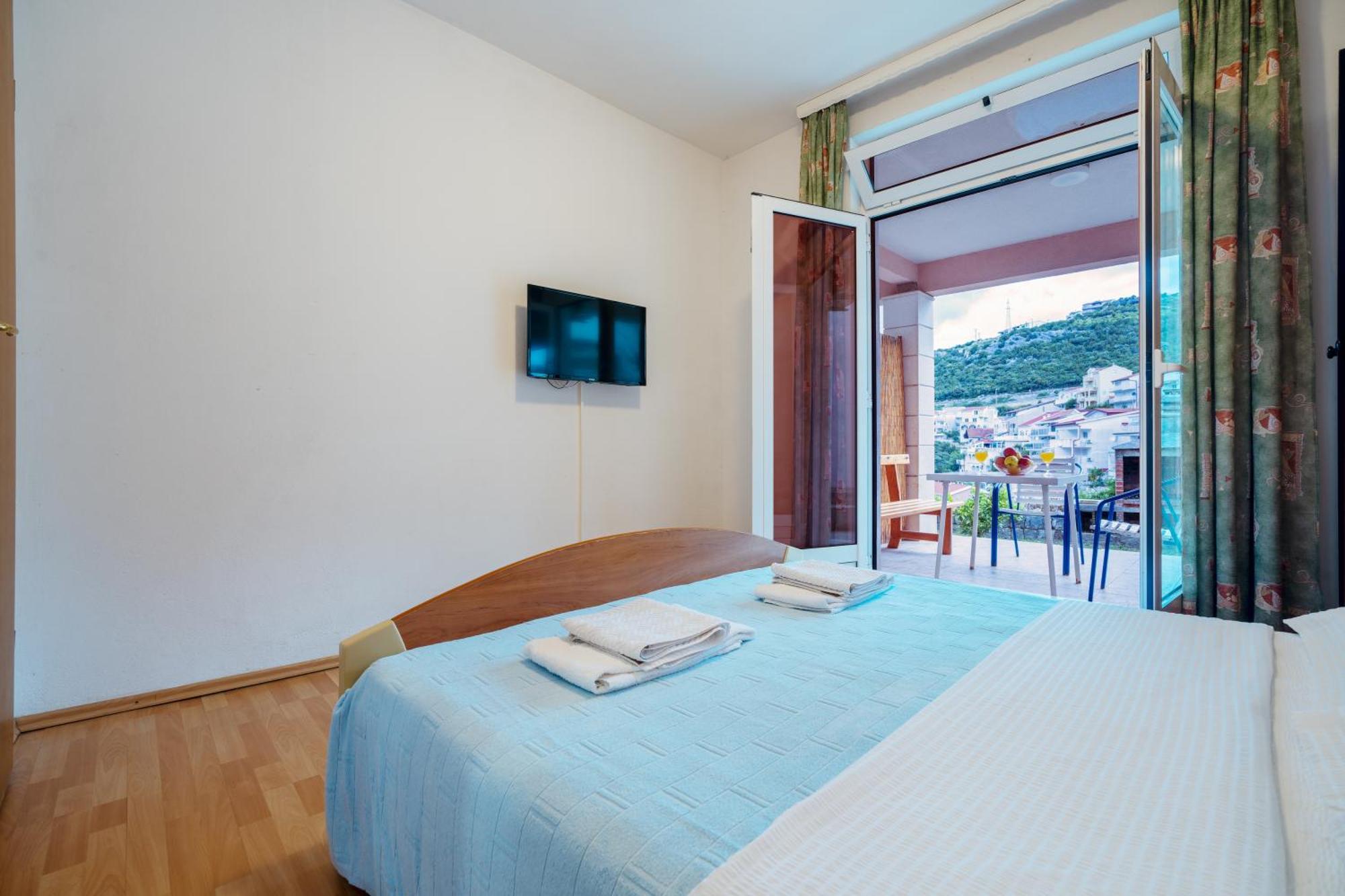 Apartments And Rooms Breeze Neum Esterno foto