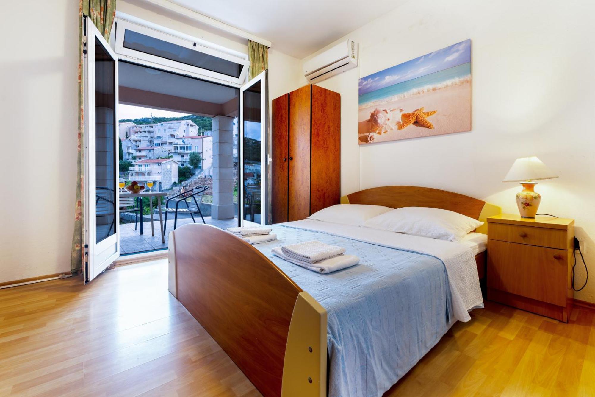 Apartments And Rooms Breeze Neum Esterno foto