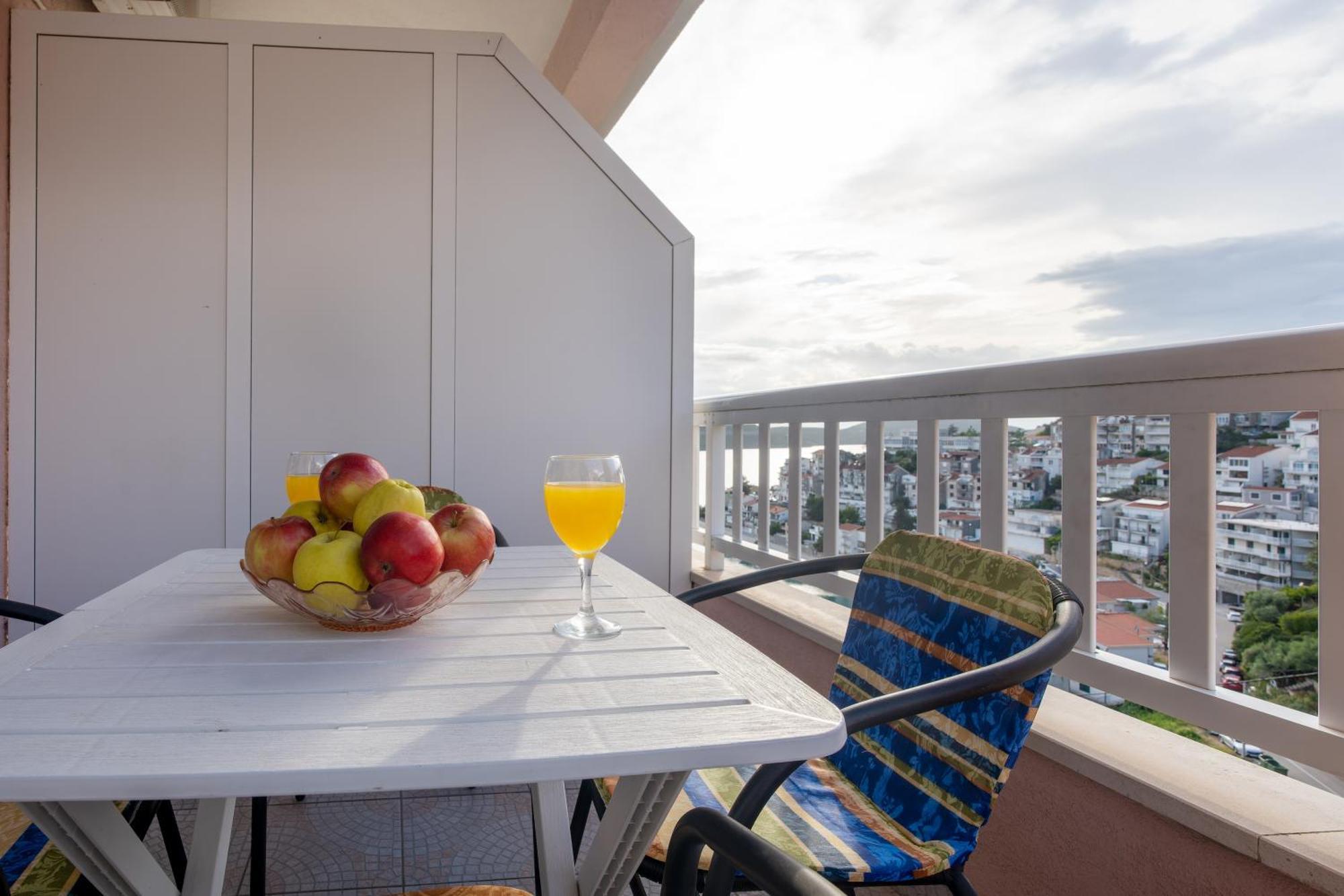 Apartments And Rooms Breeze Neum Esterno foto