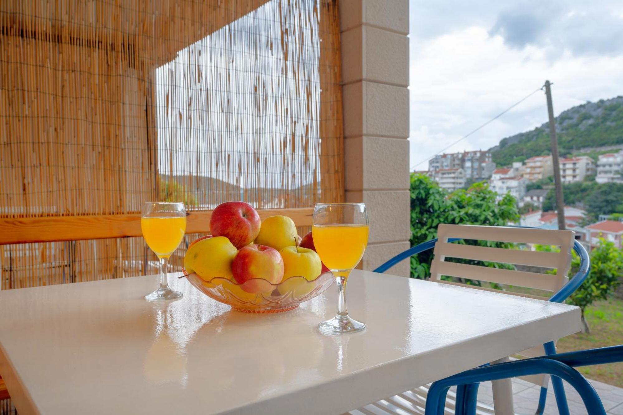 Apartments And Rooms Breeze Neum Esterno foto