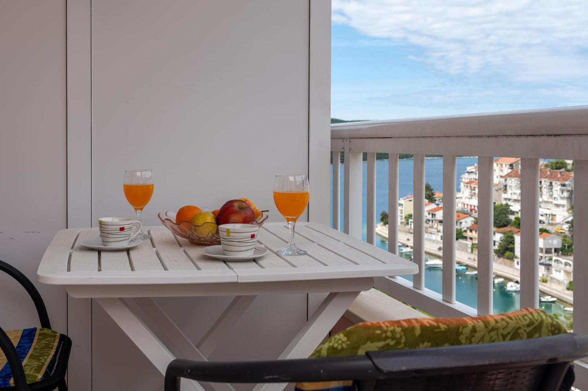 Apartments And Rooms Breeze Neum Esterno foto