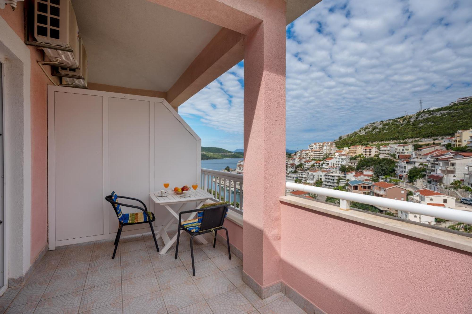 Apartments And Rooms Breeze Neum Esterno foto