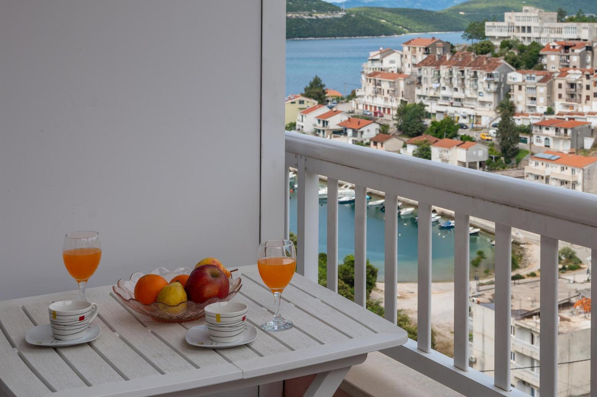 Apartments And Rooms Breeze Neum Esterno foto